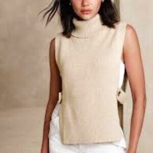Banana Republic Sleeveless Turtleneck Sweater vest XS cream